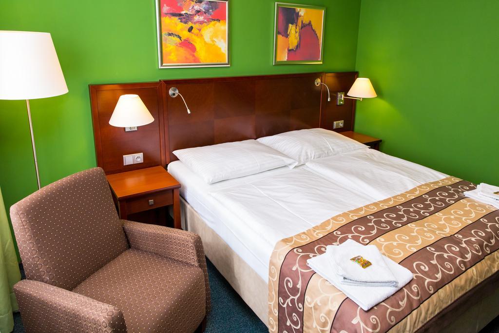 Hotel Rieger Garni Jicin Exterior photo