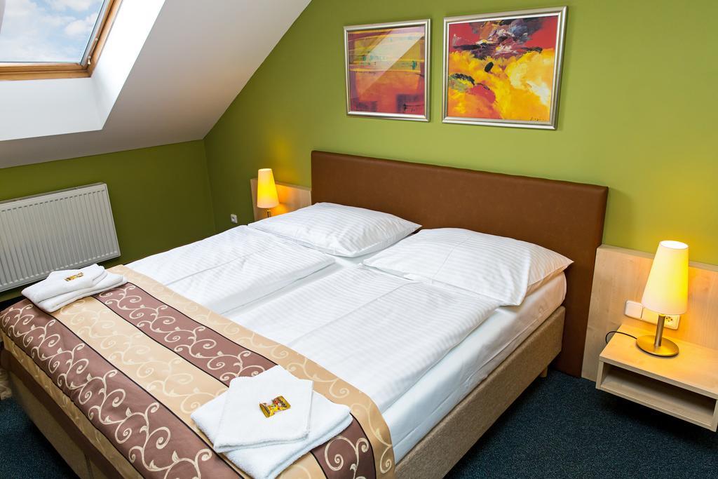 Hotel Rieger Garni Jicin Exterior photo