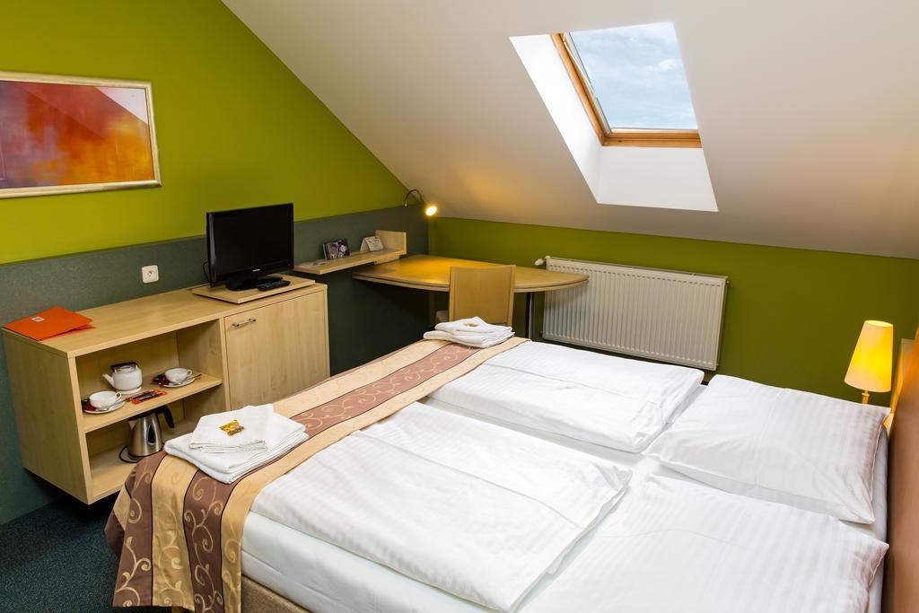 Hotel Rieger Garni Jicin Exterior photo
